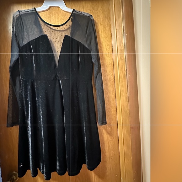 Formal velour dress - Picture 1 of 9